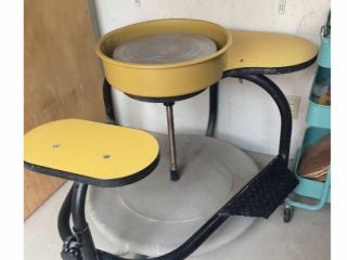 米国BRENT社製の蹴ろくろ(kicking wheel)