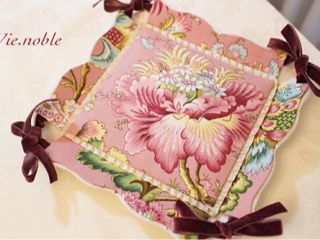 玄関などに置いて便利、リボントレイ