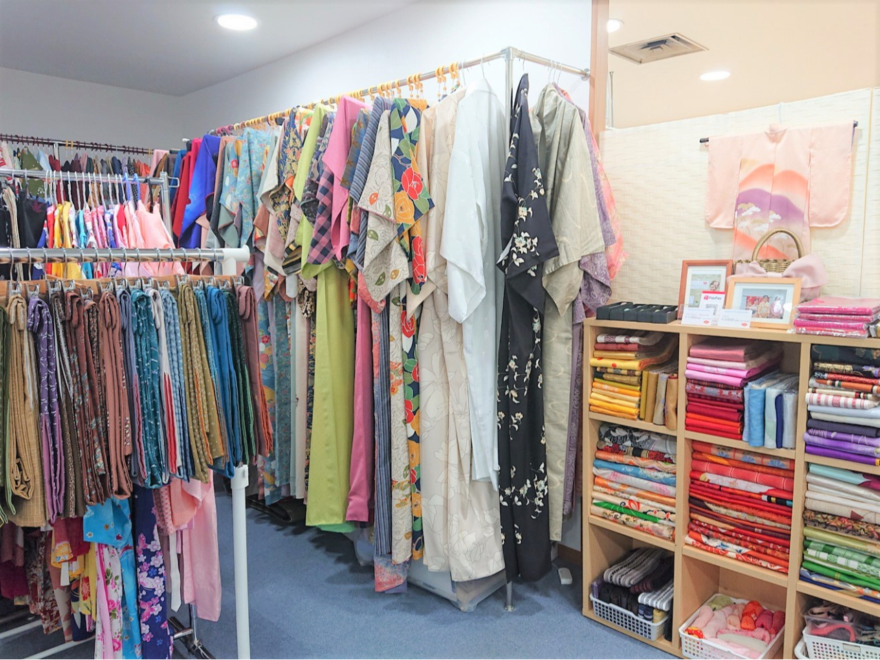 ZNg͂RɂĂ܂ R[fBl[ĝ`͂Ă܂(*^^*)