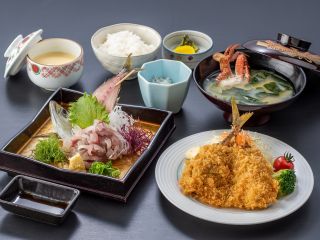 【看板メニュー】活きあじフライとタタキうを!<あじくらべ定食>