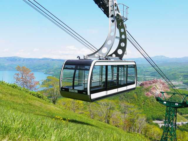 有珠山ロープウェイ  (ロープウェイ料金別途。大人1,800円 小人900円)