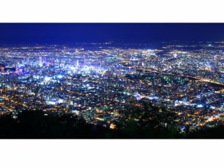 190万都市の輝きは、まさに「宝石箱をひっくり返した」ごとく。