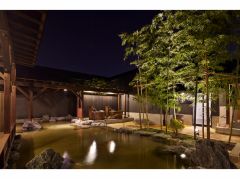 山あいの湯治場をイメージした露天風呂で良質の天然温泉に浸ってください。