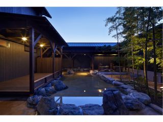 山あいの湯治場をイメージした露天風呂で良質の天然温泉に浸ってください。