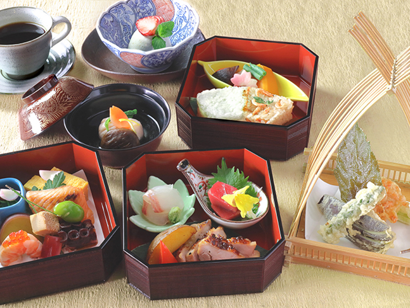 24階 日本料理「和乃八窓庵」【平日限定】特製三段重弁当