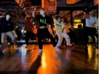 名古屋 伏見 土曜シングルチケット ダンス1回レッスン 豊富なジャンル 最新のダンストレンド 伏見駅すぐ スタジオzoo じゃらん遊び体験