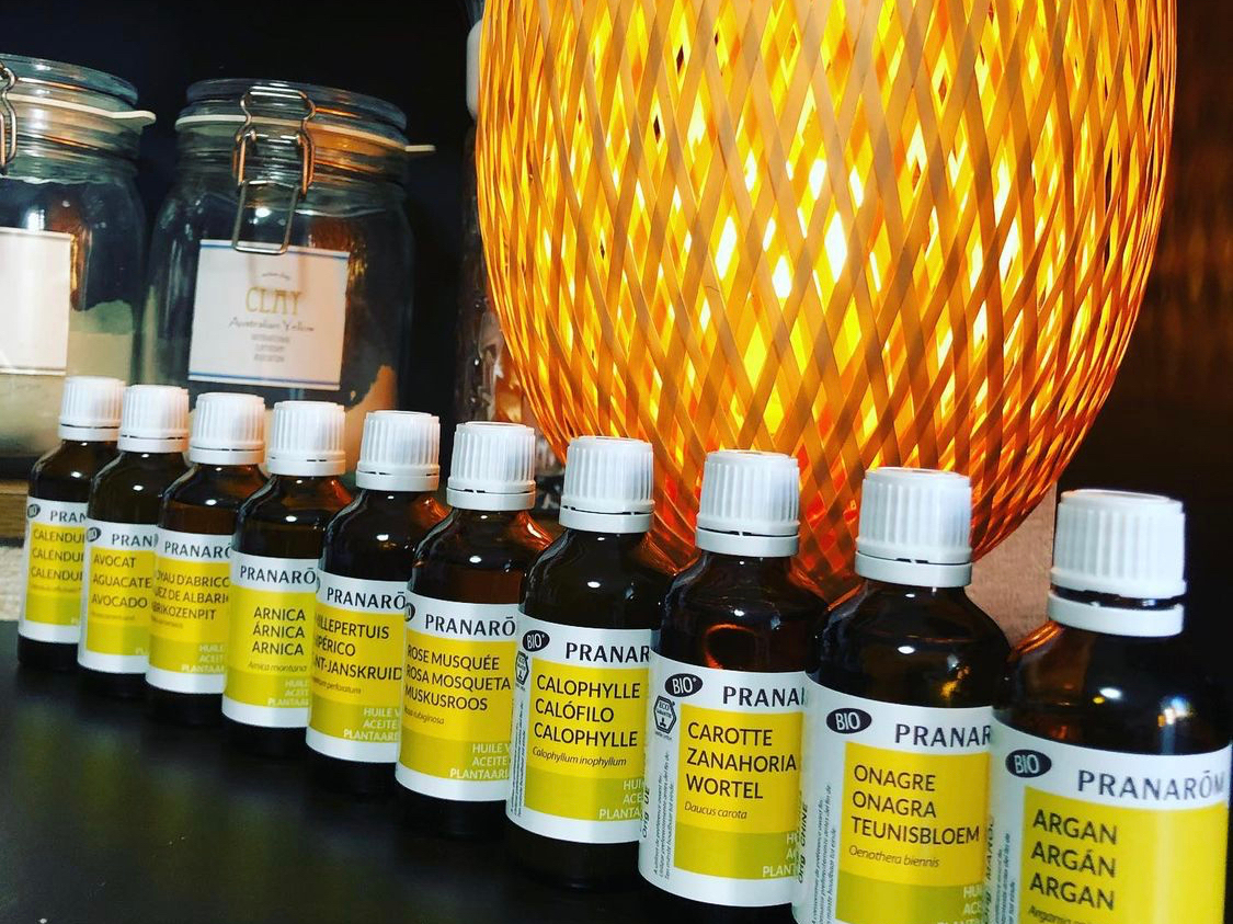 LAIC킲pӂĂA{iIȃA}Ntǧ܂B