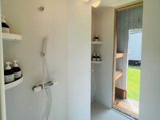 当社専用の温水シャワー無料完備しております。