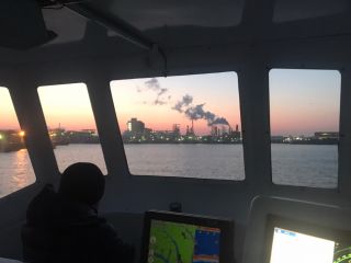 フライングブリッジからの眺めは最高です。。。