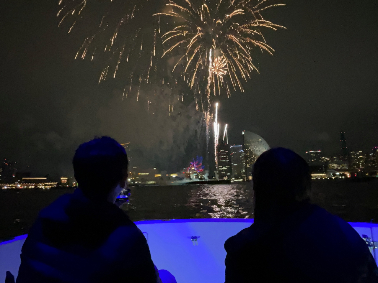 2�l�����̑z���o�ɁB�B�B�@���ԉΑł��グ���́A���ʓ��Ή��ƂȂ�܂��B