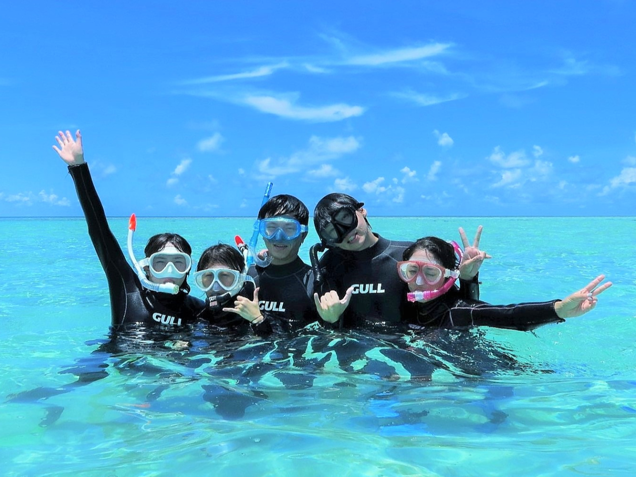 基本動作と海での安全な楽しみ方を、初心者の方にもわかりやすくブリーフィングします。