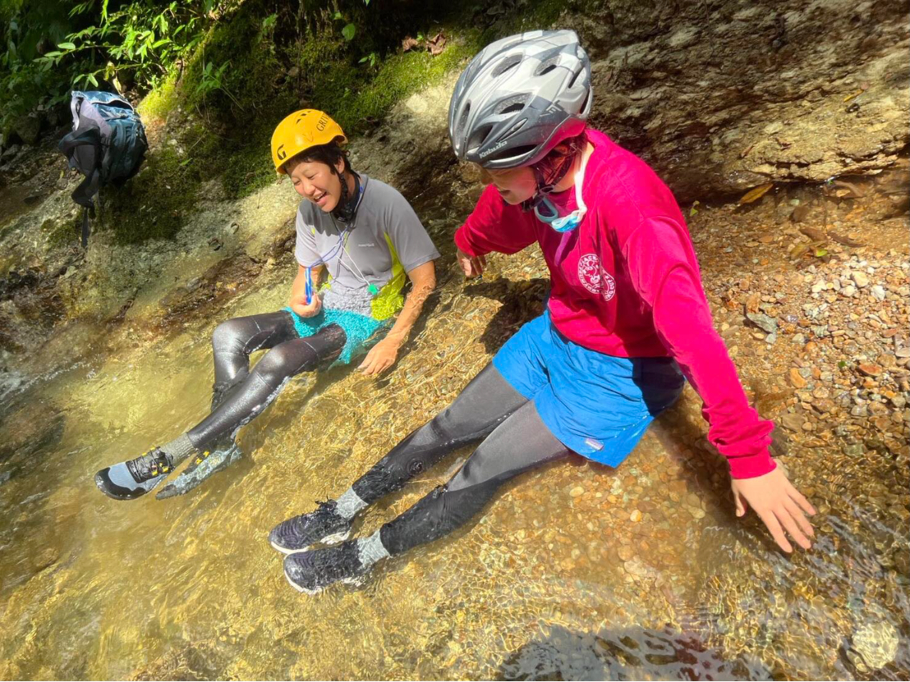 滝を満喫したら、清らかな清流でのんびりおしゃべりも良いですよ〜♪