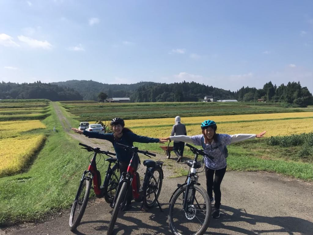 秋には一面黄金色の絨毯(稲)が広がります!地元民も何とも豊かな気持ちになる季節です。