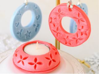 石けんを切り分けて、キャンドルホルダーと飾りを作ります。クリスマスの飾にもおススメ