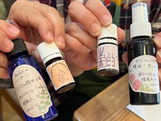 あなただけの香りづくり その香りを使ってアロマスプレーを作っていただきます