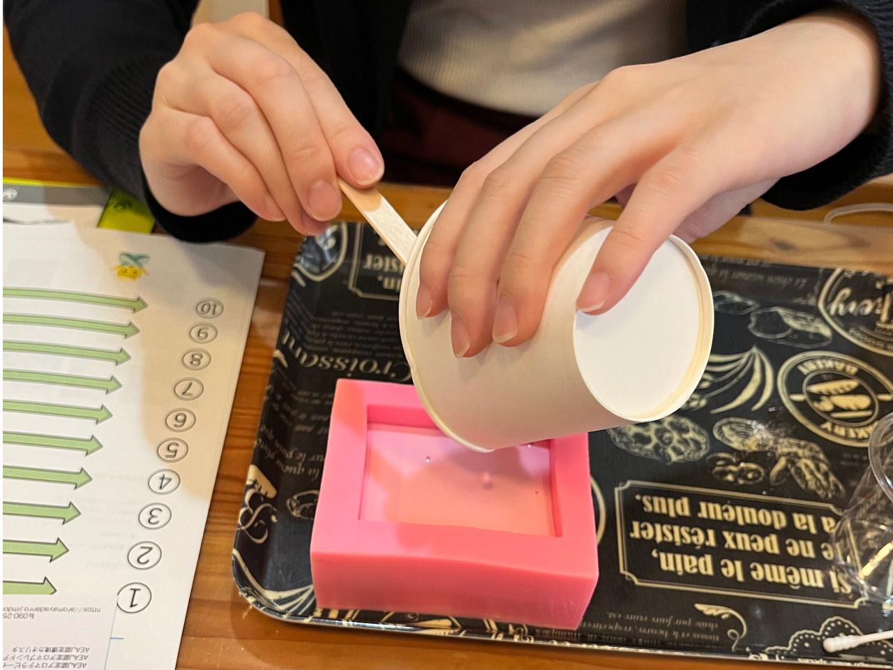 A}Xg[@ނ̃[h炨DȌ^IтB1|Q쐬ł܂