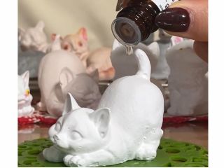 ご自宅ではにゃんアロマストーンに精油を数滴たらして、ほんのり香るオリジナルの香りをお楽しみください!