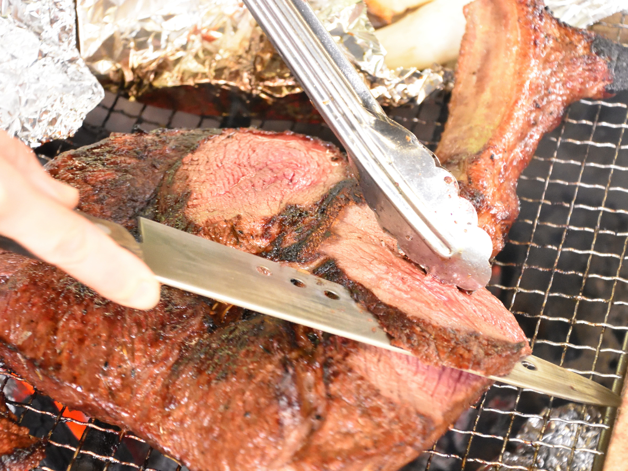 みんなでワイワイ お肉を焼いて楽しもう!!