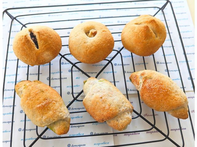 写真には、あんぱんにくるみが着いてますが、レッスンでは何も乗せません