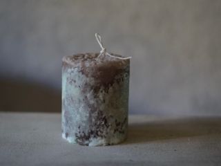 ドライフラワーやプリザーブドフラワーを閉じ込めて オンリーワンのキャンドルを..