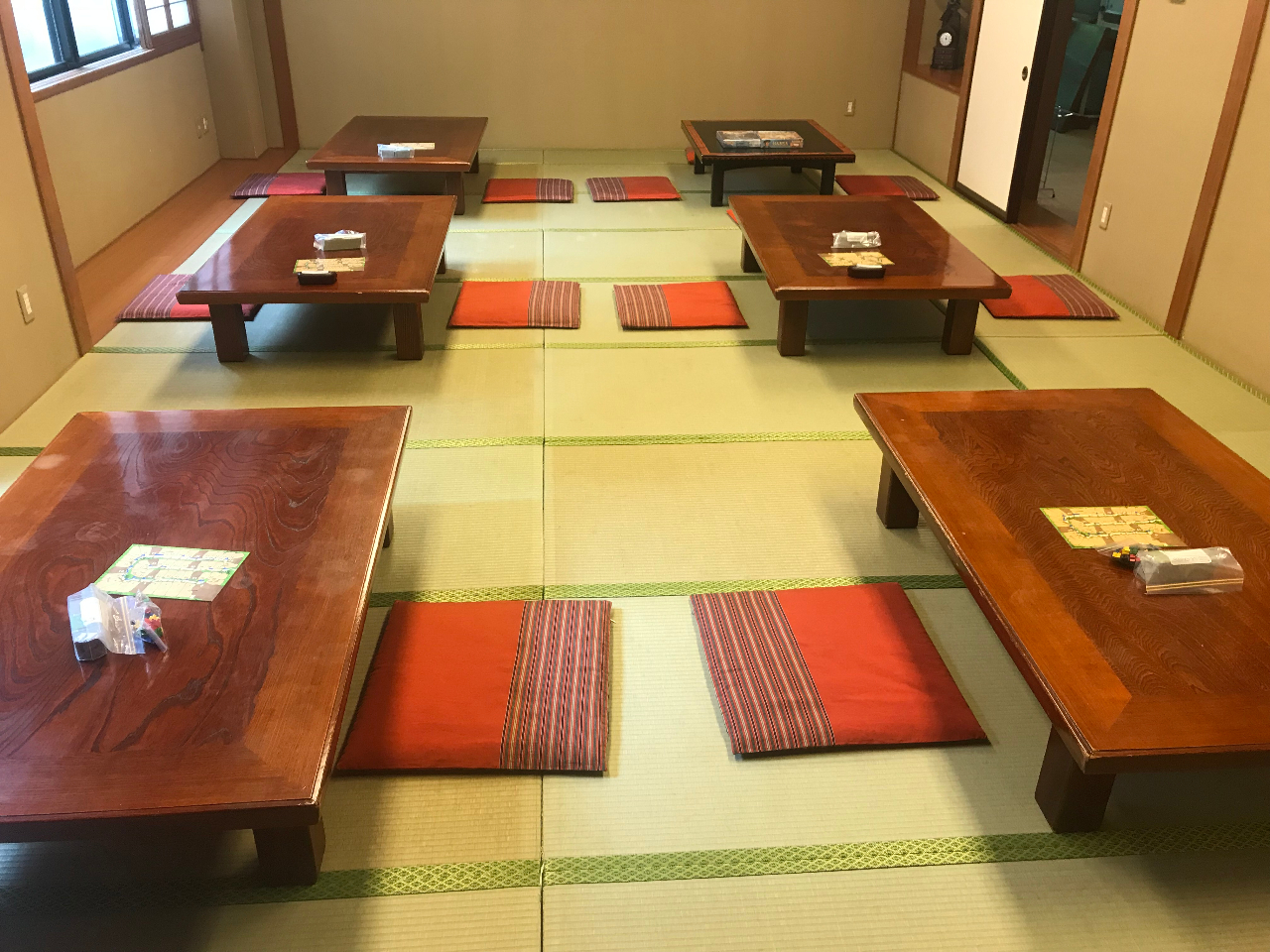 約16〜20人前後対応(4人×5テーブル)