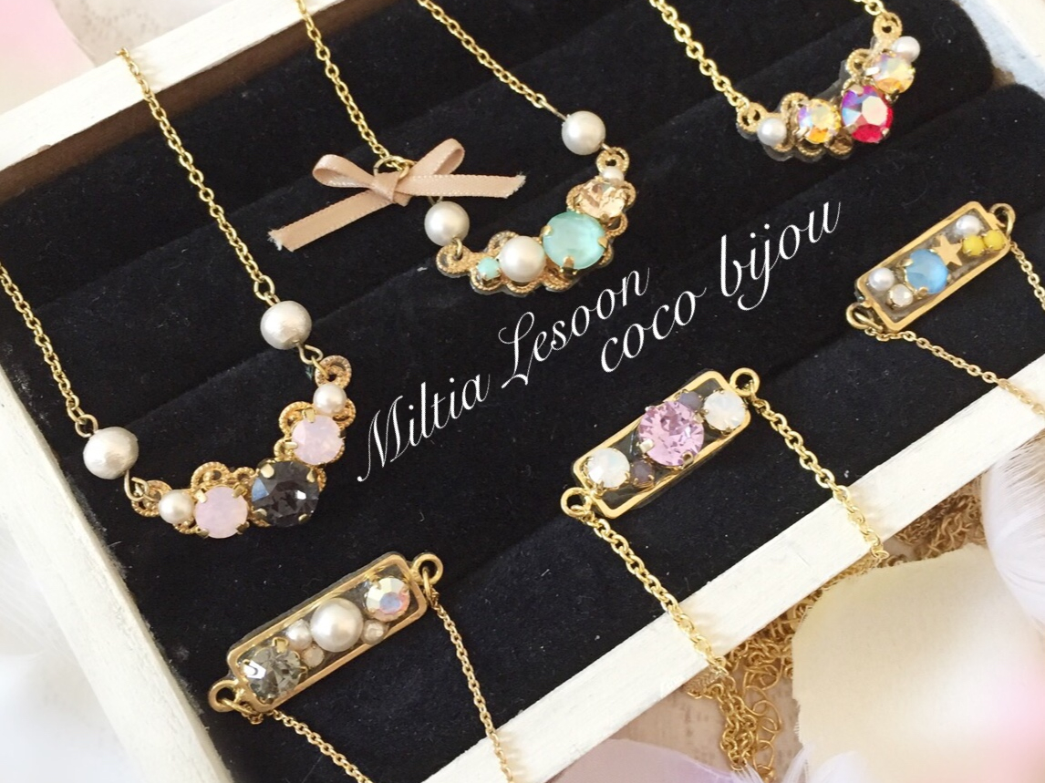 ネックレスになります。カラー、デザインが選べます。