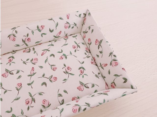 スマホやメガネ,アクセサリーなどを入れて使えます。