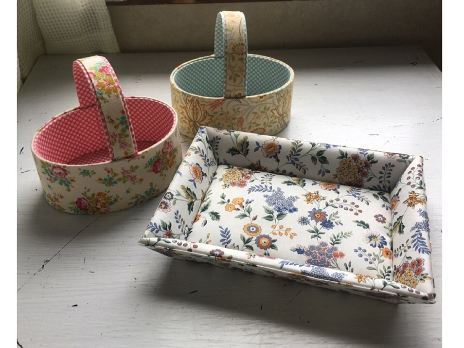 レッスン完成作品です。手前はふわふわトレーです。