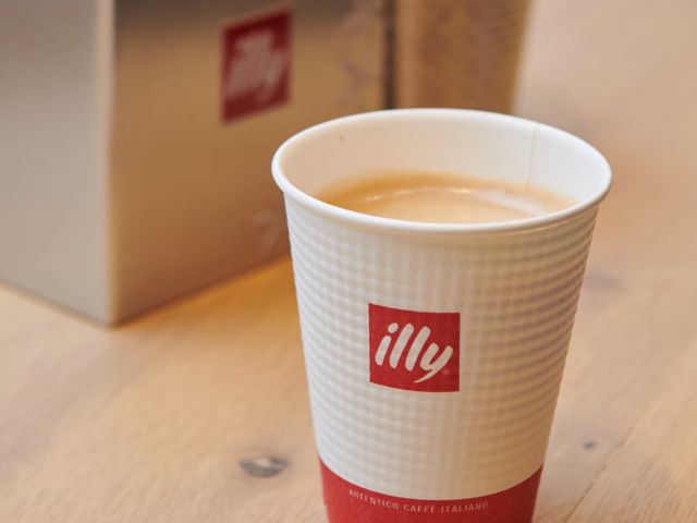 ランチ後はillyのコーヒーが150円に!☆テイクアウトもOK!