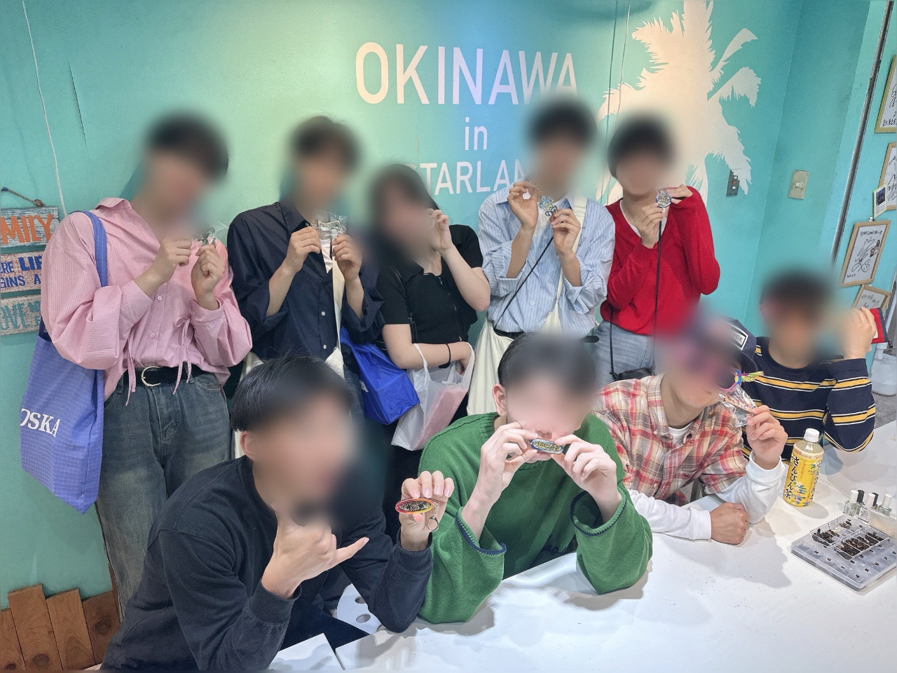 沖縄ここだけ!名前はもちろん、沖縄の方言を入れたり小さなパーツを組み合わせてオリジナルキーホルダー作り!リピーター続出!!