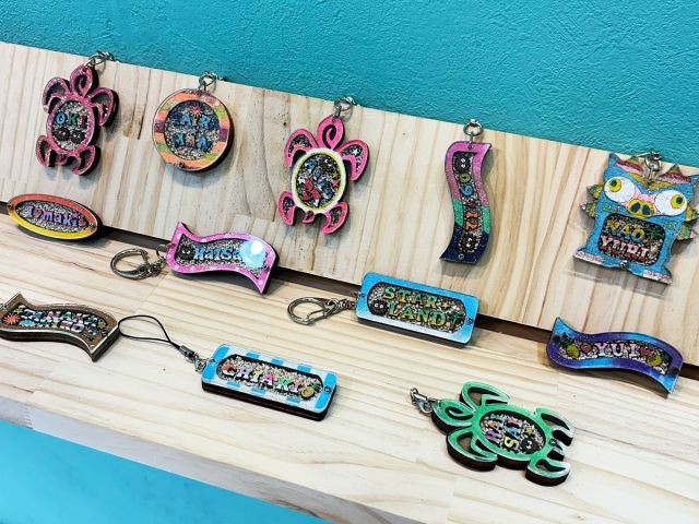 沖縄でここだけ!お好きな色でオリジナルを作ろう!名前や日付も自由に組み合わせ、沖縄人気シーサーもあるよ!お子様から大人まで楽しめるのここだけ!お値段以上の喜び