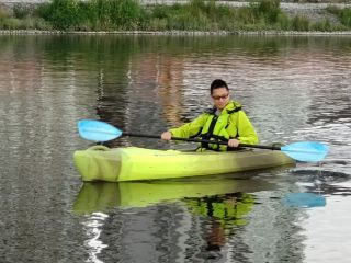 鏡のような水面を確かめるように楽しむ、自分だけの贅沢な時間。