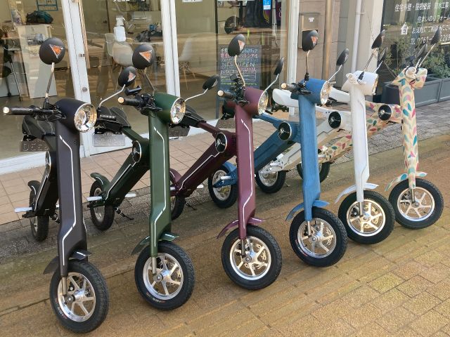 お好きなカラーをお選びください♪ 電動バイク初心者の方でも安心して乗れます♪スタッフが操作方法なども丁寧にご説明いたします!