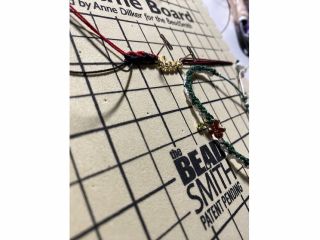 初心者大歓迎です。どなたでも簡単にブレスレットが作れます。お子様と一緒に作ったりカップル・夫婦でお揃いを作る事も出来ますので楽しめます。