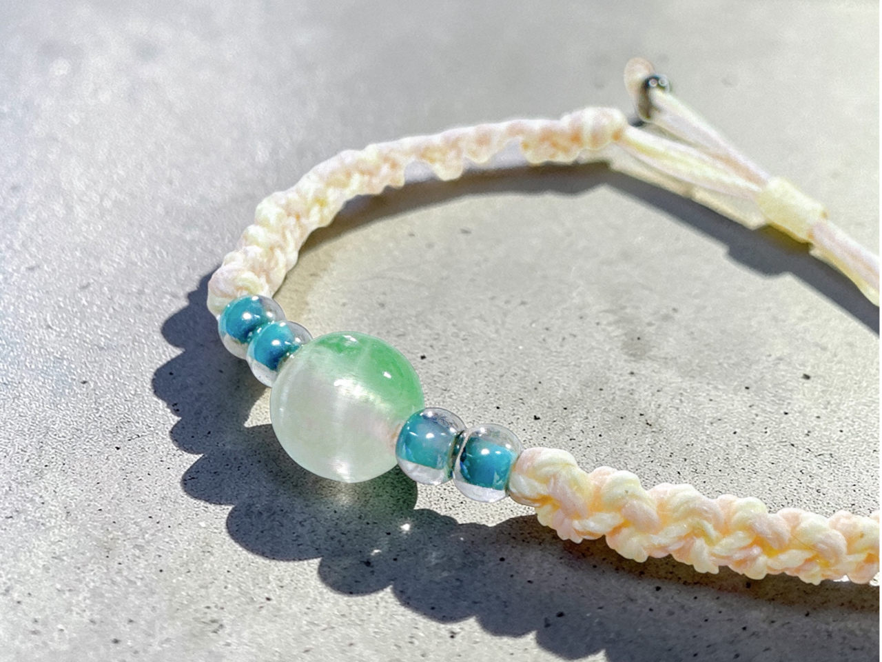 �V�R�΂��g�p���ău���X���b�g���\�ł��B