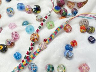 蜻蛉玉は1点物ですので一期一会の出合いを見つけてみてください。一目惚れに出会えるといいですね。※蜻蛉玉が売り切れの場合がありますので予めご了承ください。