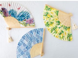 お好きなデザインペーパーを選んでコーティング