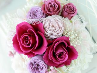 7輪の薔薇で豪華でお得なハートBOXアレンジ