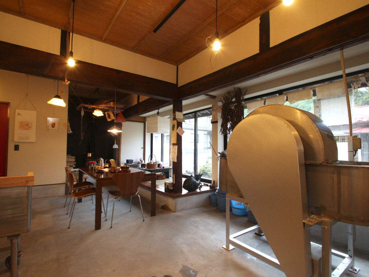 下ごしらえをする母屋