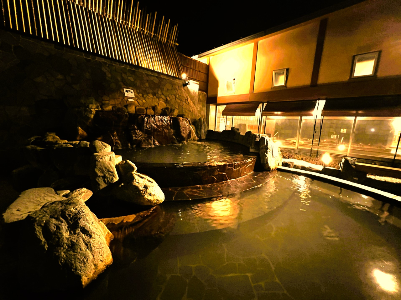 お湯 湯楽 Yuraku Kinosaki Spa＆Gardensの温泉・お風呂情報 - 宿泊予約