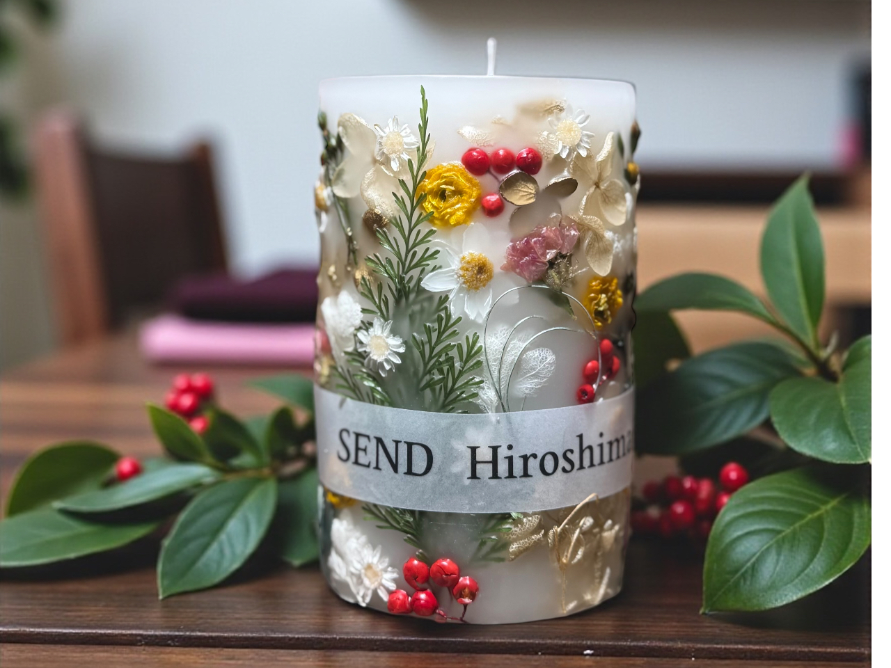 世界で1本のオリジナルキャンドルがつくれるお店。使えるお花は日本一の品揃え。メニューも常時10種類以上あるからみんなで好きなキャンドルが作れます。