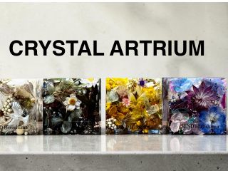 透明感抜群な四角い自立型ハーバリウムがワークショップに登場です。広島でクリスタルアートリウムのワークショップが出来るのは当店だけ!