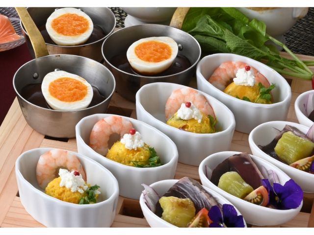 旬の食材や地元の食材を使ったシェフおすすめのメニューを約40種類ご提供♪