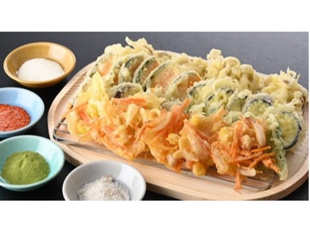 揚げたての「秋野菜の天ぷら」 「小柱と銀杏のかき揚げ」 ランチバイキングで秋を満喫ください。