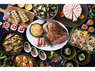 瀬戸内豚肩肉のロースト、春野菜とアサリの白ワイン蒸し、サヨリの炙り焼きサラダ仕立てなど、春の食材を使用したお料理をお楽しみください。