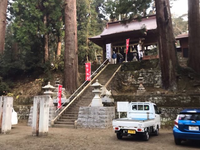 パワースポット三島神社へは、車で5分。