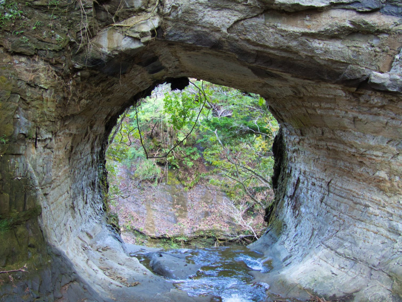 房総の神秘 川回し 開墾場の滝 秘境探検ヒーリングスポットです。