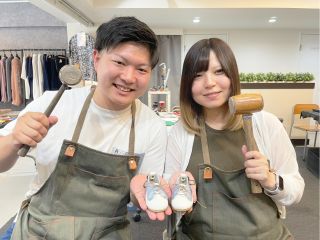 実際に靴作りで使う素材や工程を学びながら体験して頂きます!