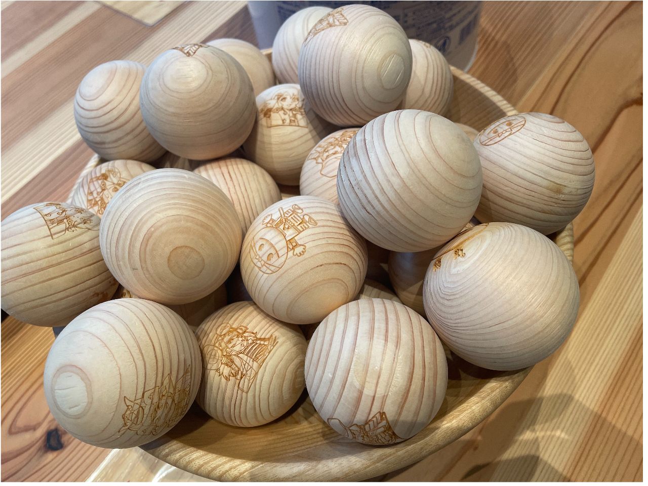 北条五代の戦国キャラや梅丸など10種類の絵柄からお選びいただけます。