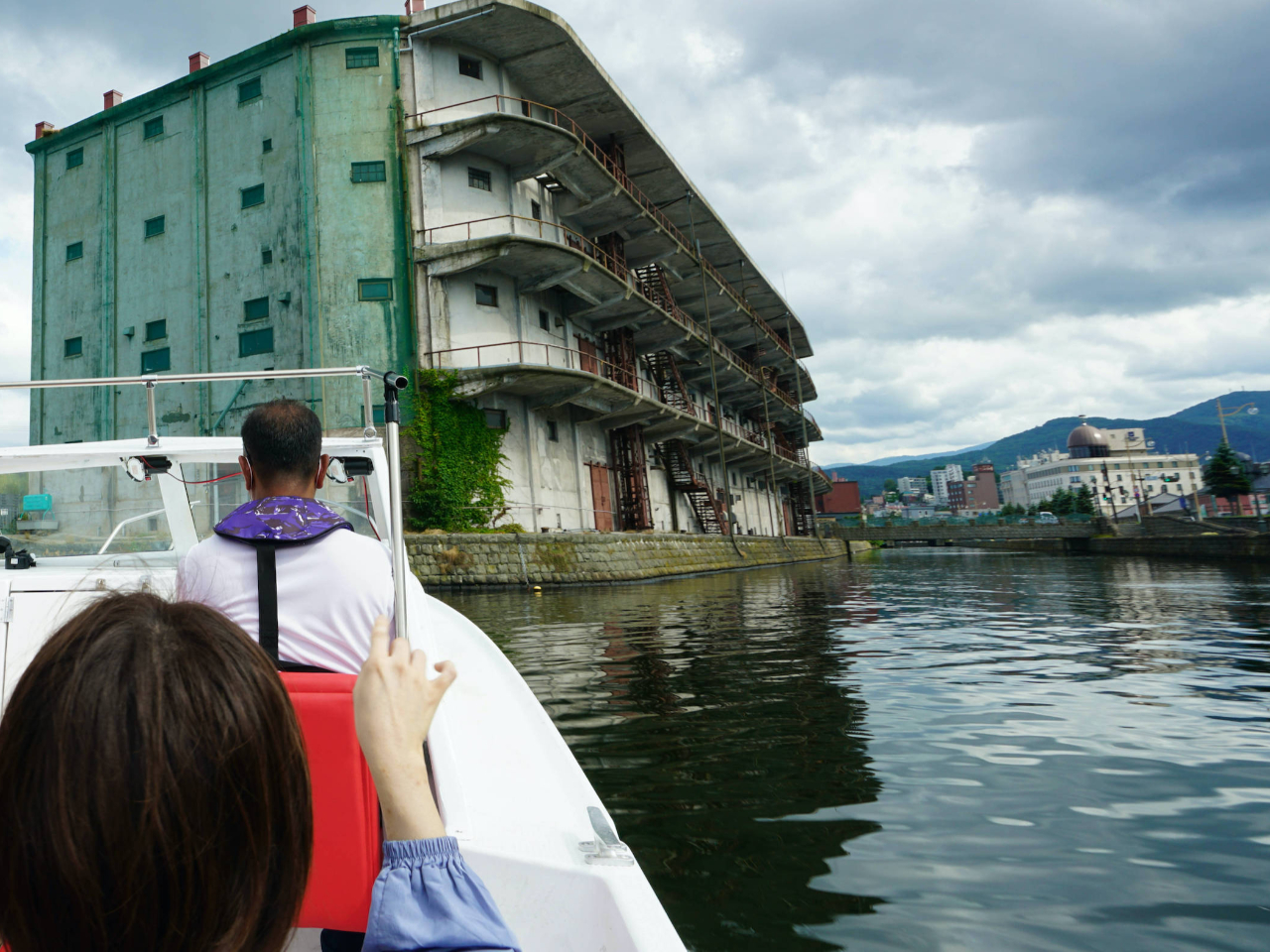 �^�͉����̖k�C���ʑ�R�q�Ɂi���M���j�I�������j��]�݂Ȃ���A���M�`��